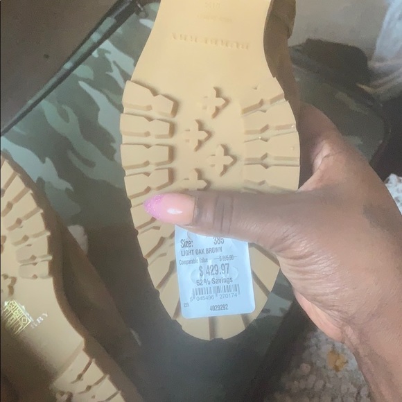 I’m sales of all new boots and sandals real at it - Picture 3 of 8